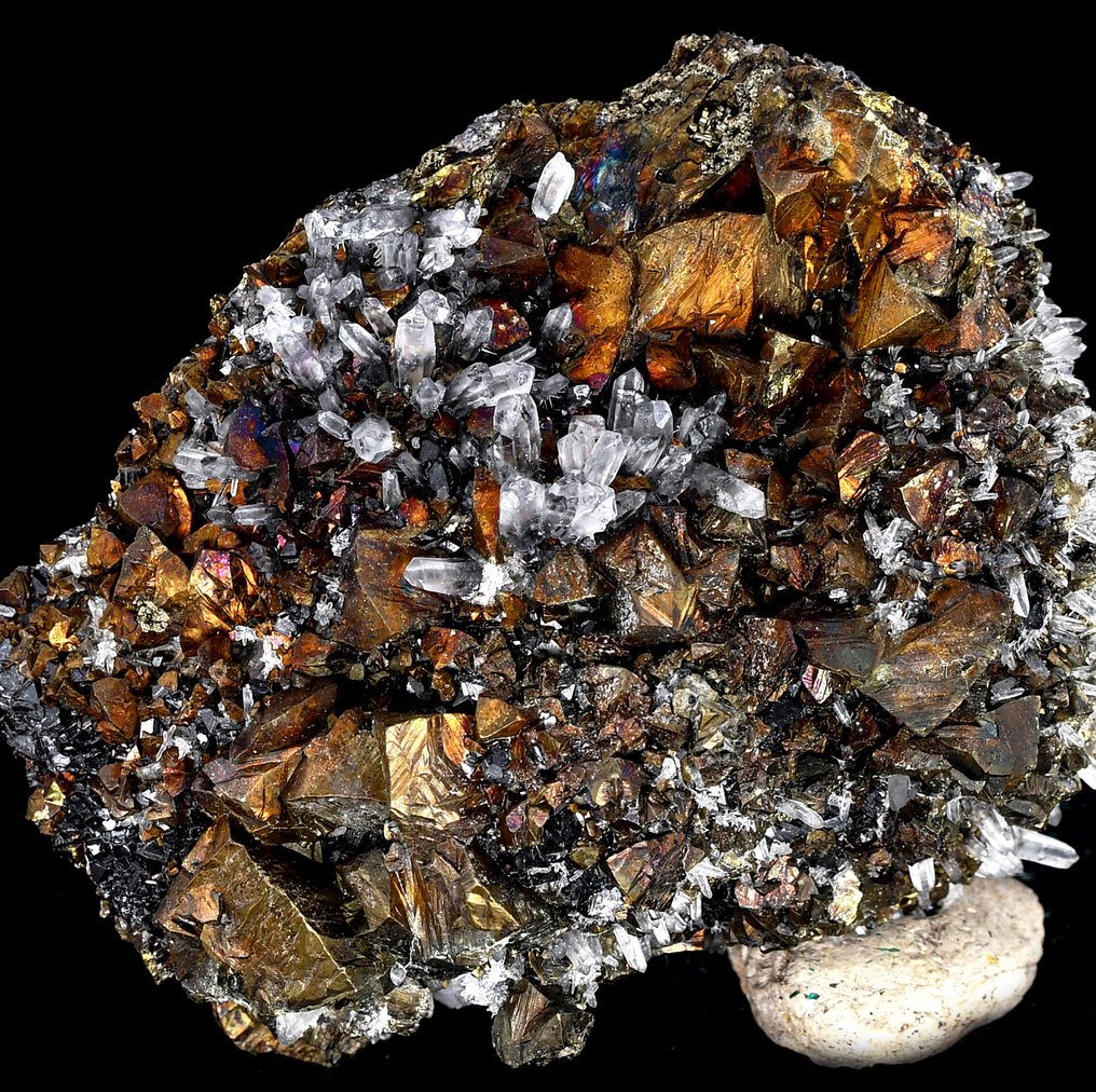 Wonderful iridescent chalcopyrite and quartz from USA - Height: 8.9 cm - Width: 7.7 cm- 520 g #1.0