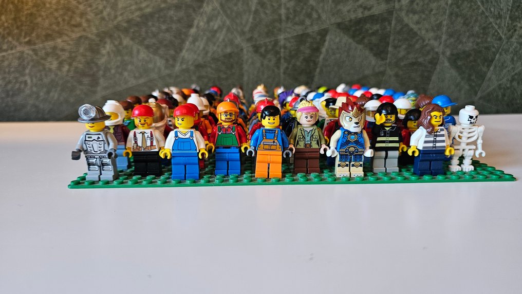 LEGO Pieces - 100x LEGO Minifigures #4.3