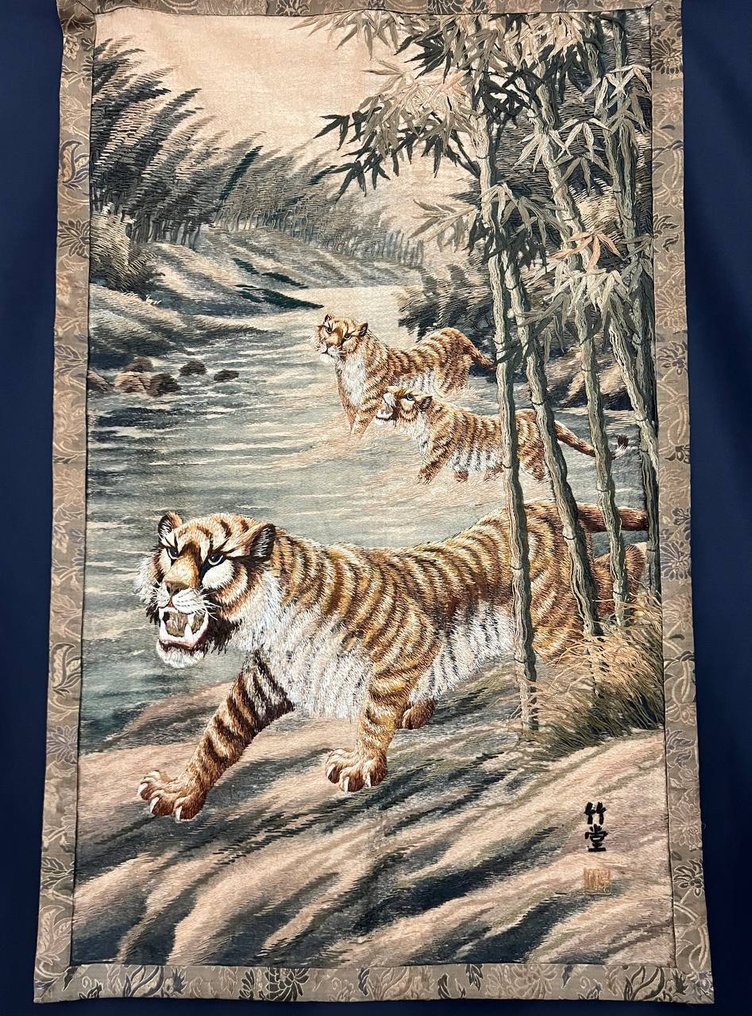 一对古老的刺绣，可能由岸竹堂（1826–1897）设计。 - 紡織品 - 日本 - 明治時期（1868-1912） #3.2