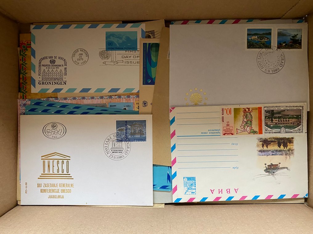 Világ 1890/2005 - Világválogató doboz: 3 db-os füzetben - lapok - FDC, S, levelek stb. - lapok + lapok részei #1.0