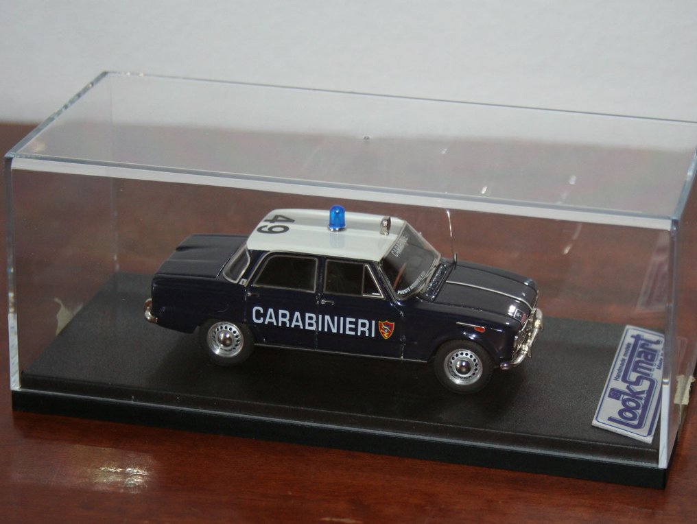 Look Smart 1:43 - Model car - Alfa Romeo Giulia Super Carabinieri Bleu/Bianca RARA #4.3