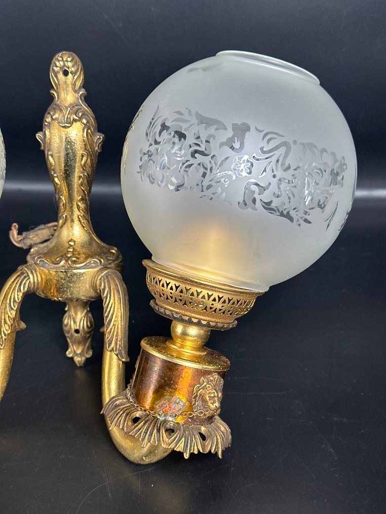 Væglampe - Applique murale Napoléon III i forgyldt bronze – 2 lys, gravérede glas tulipaner – 1800-tallet - Forgyldt messing, mat glas graveret #2.1