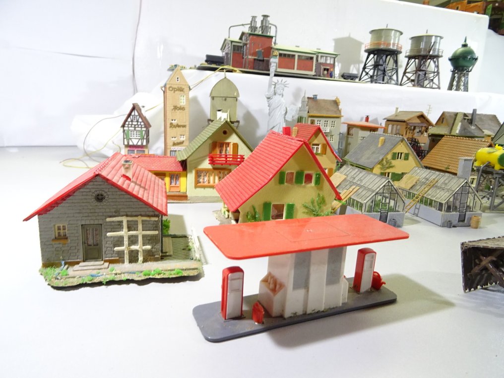 Faller, Vollmer, Kibri H0 - Modellvonat terepasztal (33) - 33 részből álló épületek/stb. #4.3