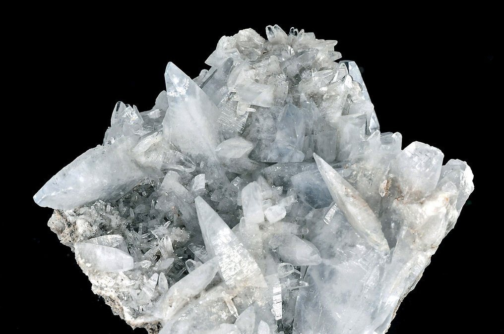 High quality Celestine Crystal clusters from Madagascar - Height: 10 cm - Width: 8.2 cm- 425 g #4.3