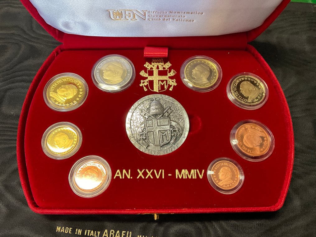 Vatikán. Proof Set 2004 (incl. medaglia in argento) (Nincs minimálár) #3.2