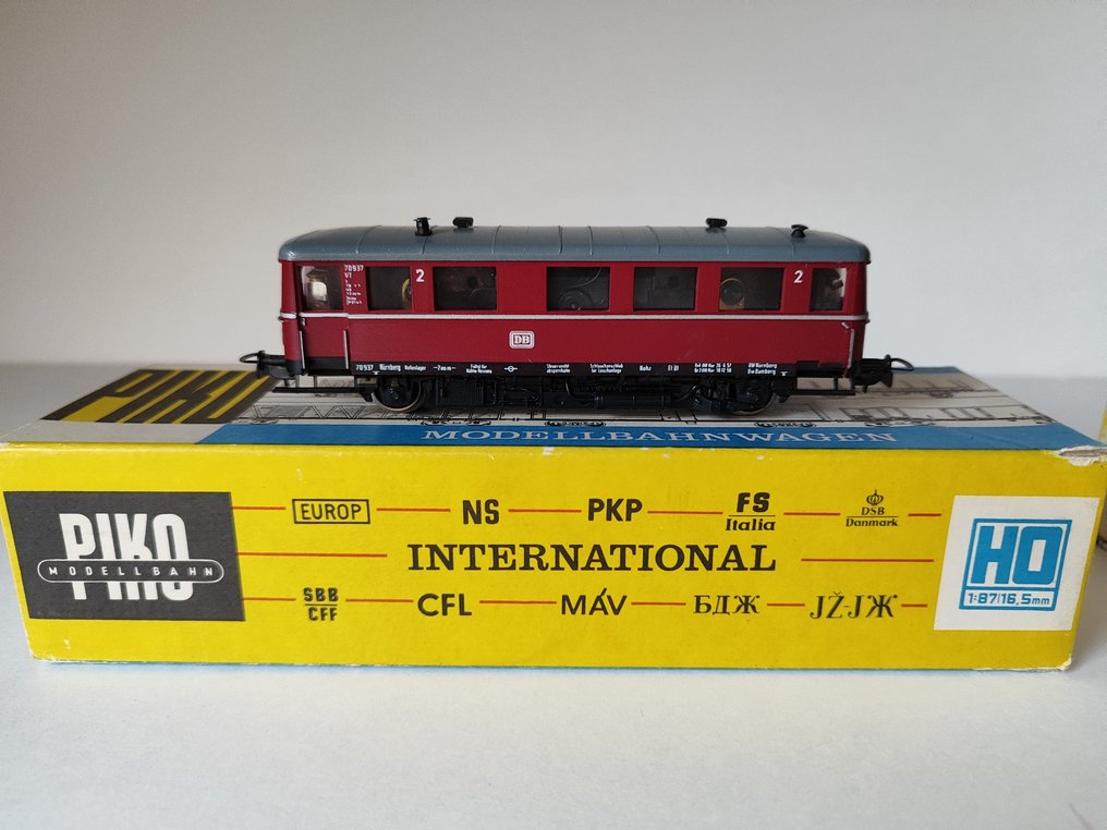 Piko H0 - Model kolejowy (2) - 2 samobieżne VT 135 - DB, DR (DDR) #2.1