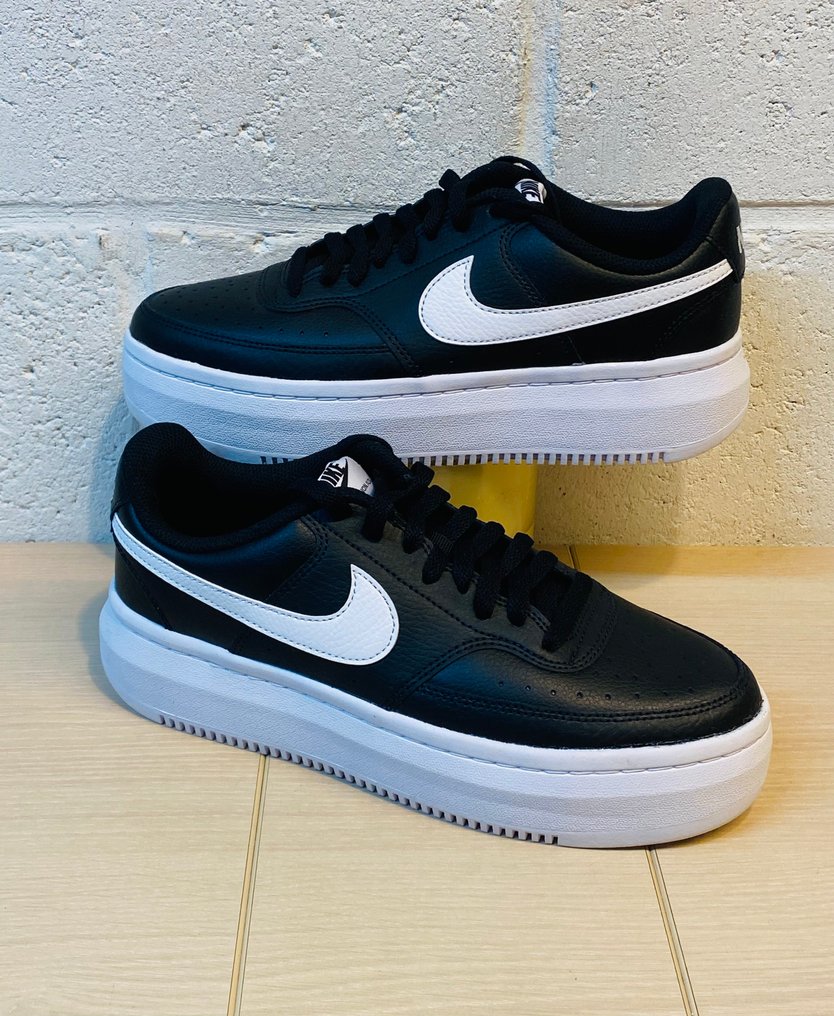 Nike - Schnürschuhe - Größe: EU 42 #1.0