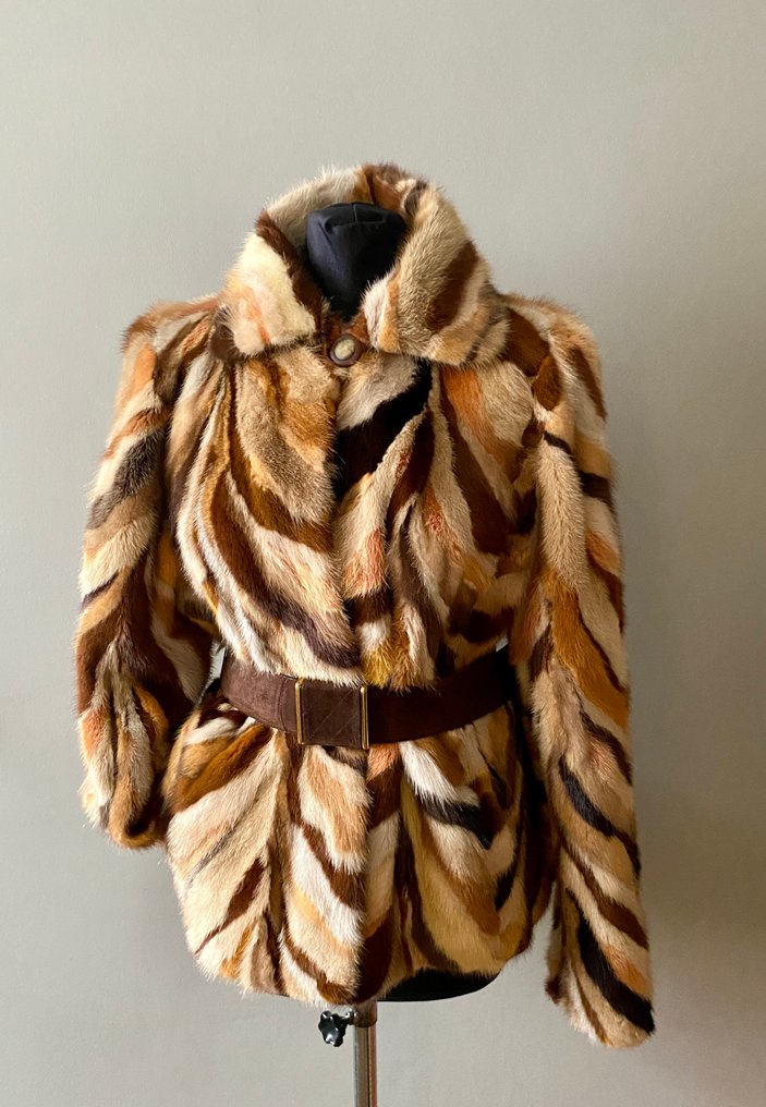 Artisan Furrier - Cappotto di pelliccia #1.0