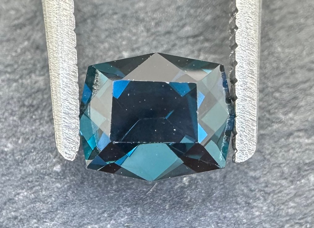 Ingen mindstepris Blå Spinel  - 1.57 ct - Antwerp Laboratory for Gemstone Testing (ALGT) - Cobalt #1.0
