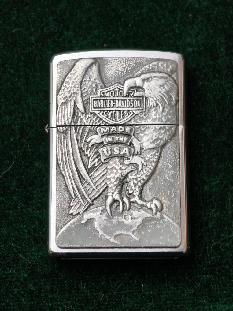 Zippo, Harley-Davidson - Harley-Davidson embossed eagle - Sem preço de reserva - Isqueiro - Aço (aço inoxidável), Chrome #1.0