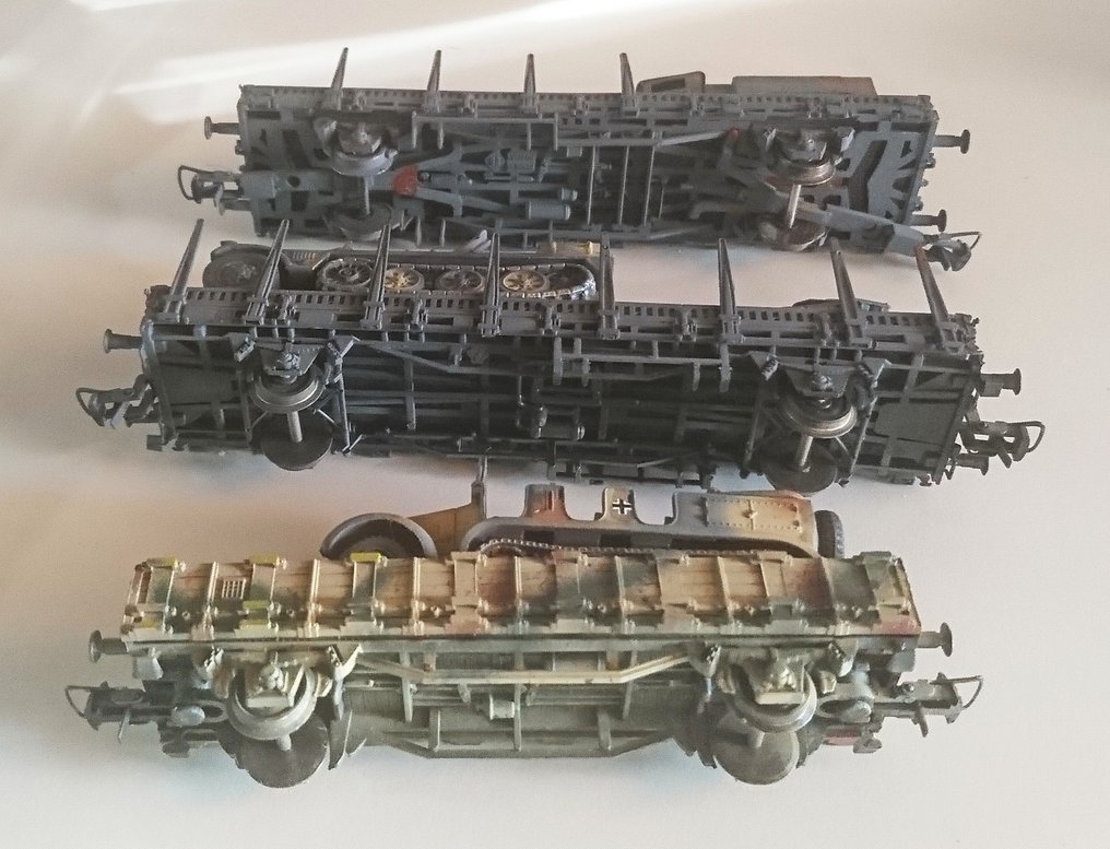 Roco H0 - Model wagonu towarowego (3) - Militär-Umbau H0: 3 wagony niskopodłogowe - DR (DRB) #4.3