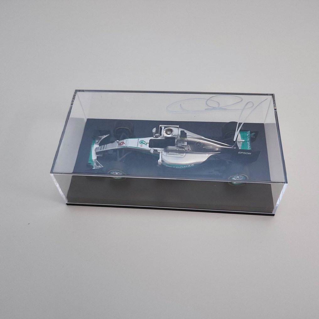 Mercedes - Nico Rosberg - 2016 - Scale 1/43 model car  #4.3
