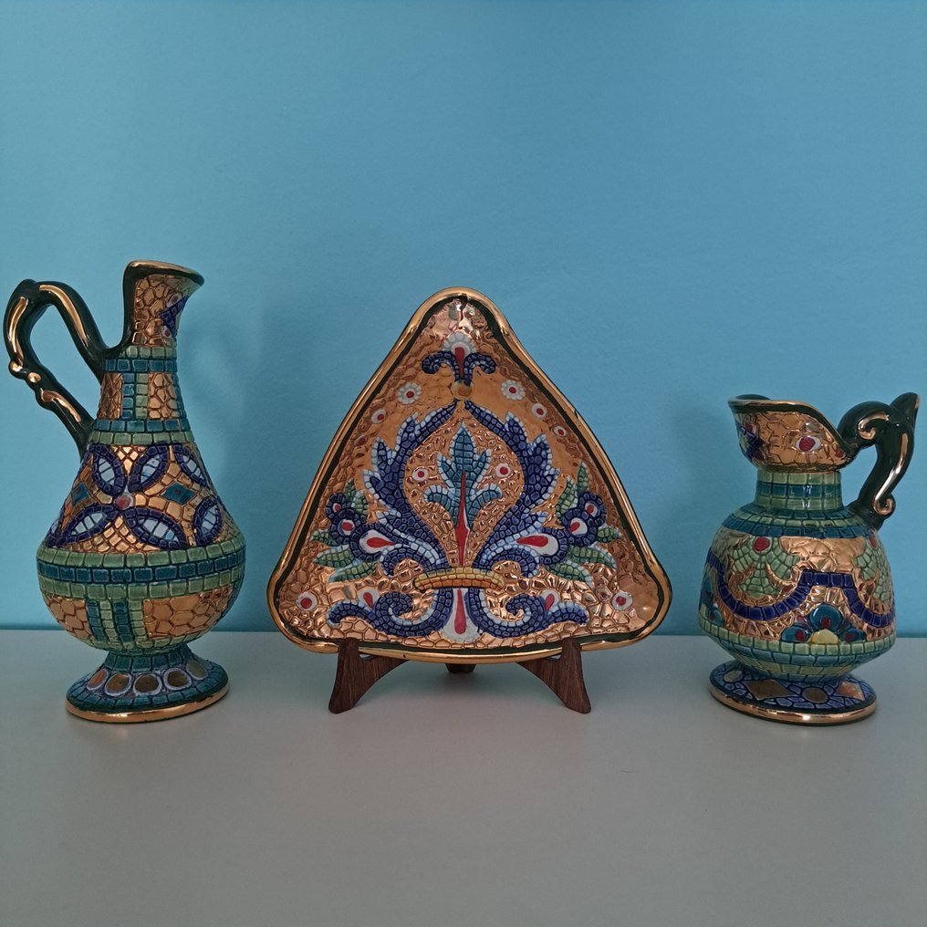 Deruta-Gialletti G.P. - Pitcher (5) - Majolica, with Zecchino gold (24 KT) #2.1