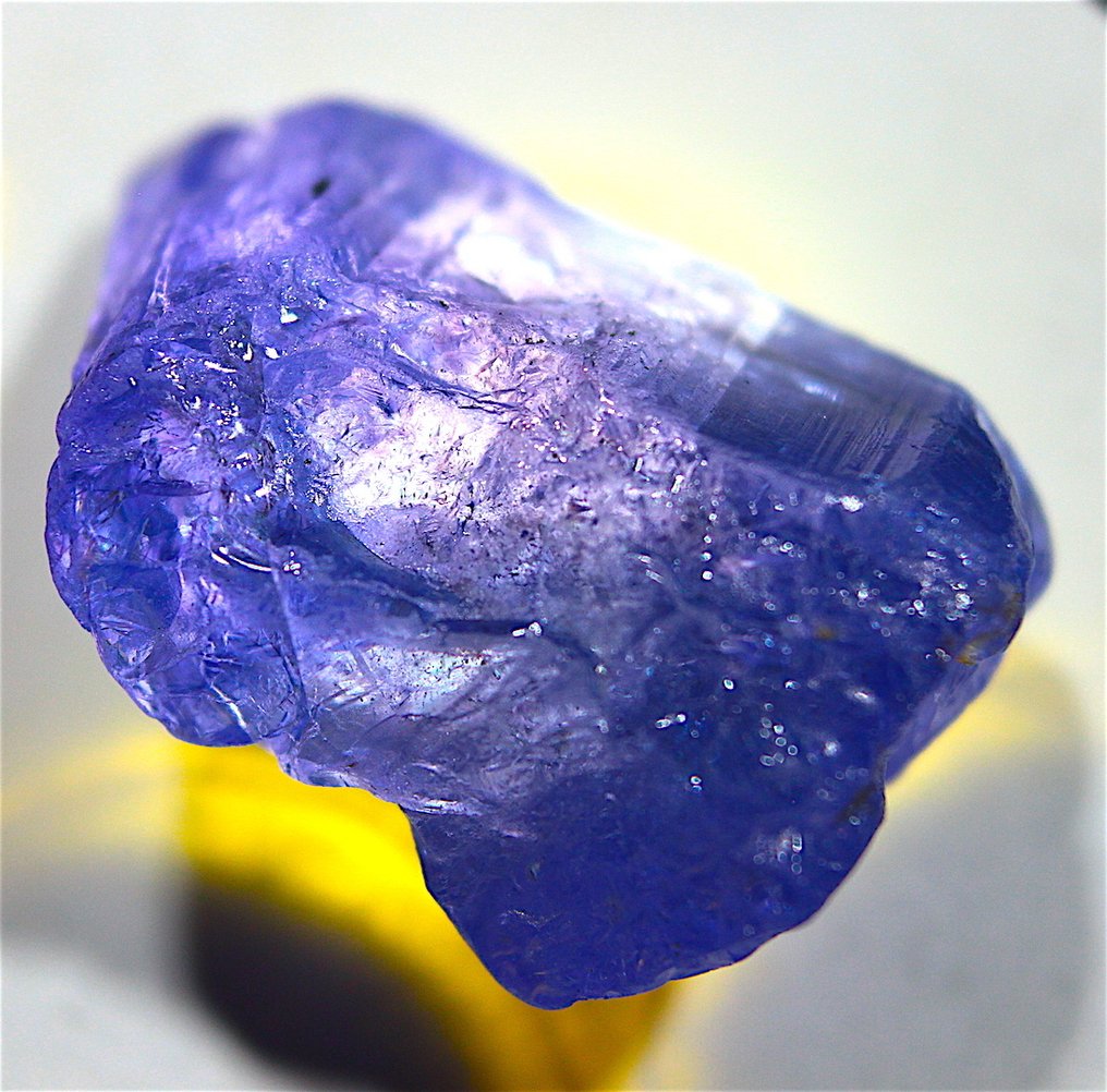 免运费，价格为21.20，优质坦桑石蓝色透明。 来自收藏 - 高度: 20 mm - 宽度: 13 mm- 4.24 g #1.0