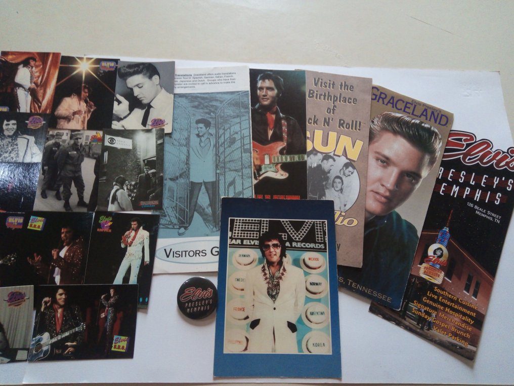 猫王 - 埃维斯·普里斯利 - 卡片收藏 + 格雷斯兰宣传册 & 1997年比尔街别针 #1.0