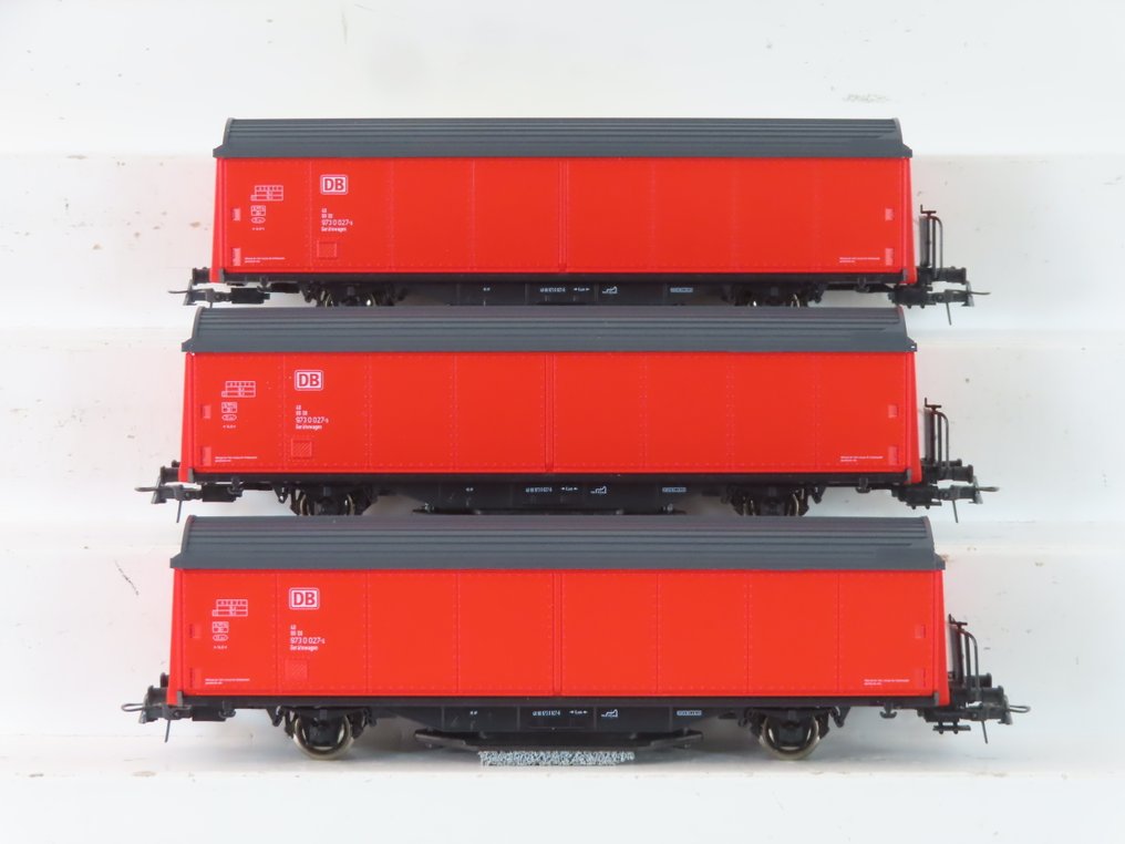 Roco H0 - 47664 - Pienoisjunaradan tavaravaunu (3) - 3 kaksipylväistä suljettua vaunua, raidankorjaaja - DB #1.0