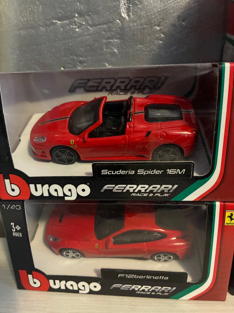 Bburago 1:43 - Modellino di auto  (5) - In foto #1.0