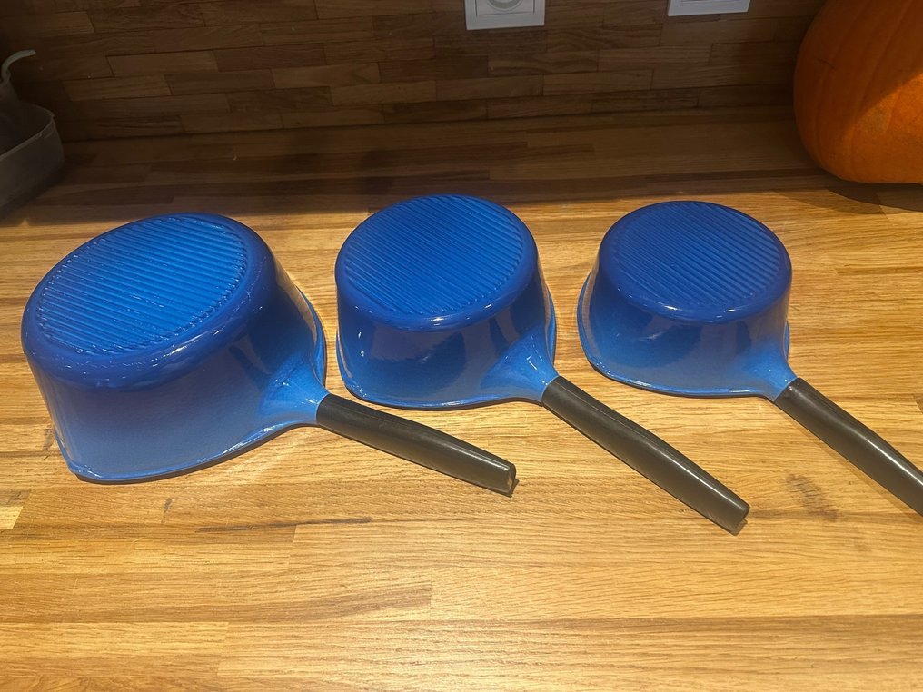 Le Creuset - Raymond Loewy - 有柄小平底锅 (3) - 铸铁 #1.0