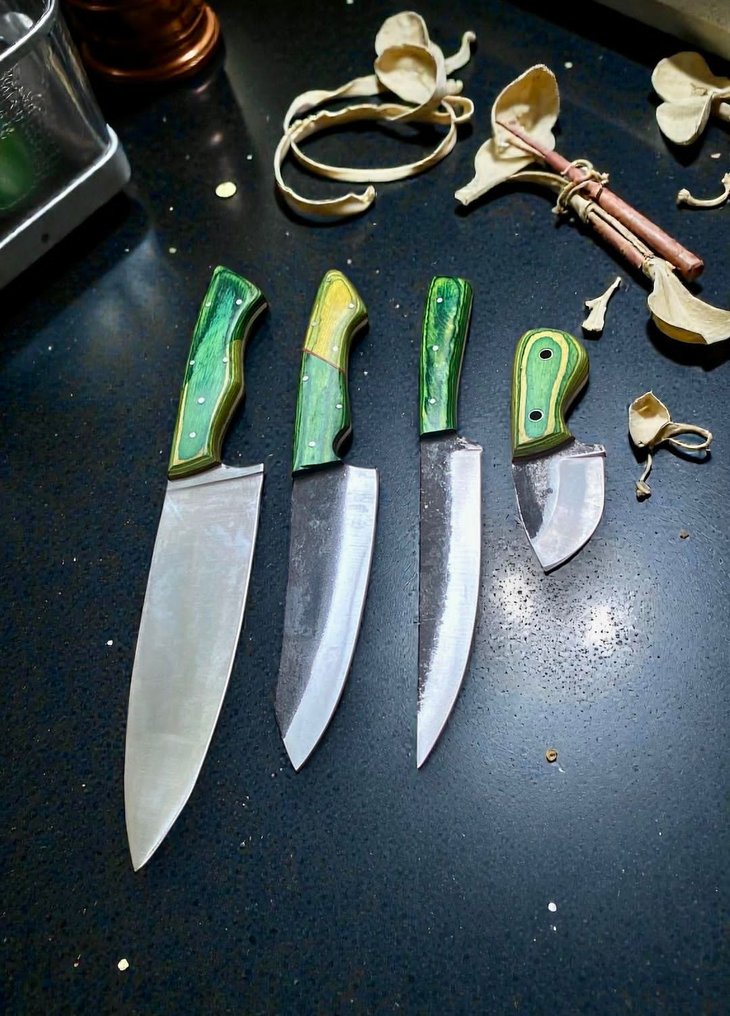 Set of FOUR, Hand-Forged with Old & dual polish Steel, Japanese Style Knives from Elite - Coltello da cucina - Chef's knife - Acciaio, Legno, Set squisito di 4 coltelli vintage in acciaio giapponese vecchio forgiato a mano. - Giappone #1.0