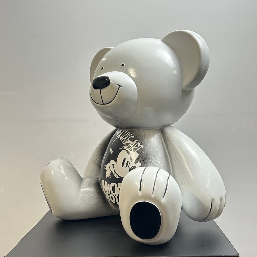 Daluxe Art - 1999 • Mickey Mouse Bear Sculpture #1.0