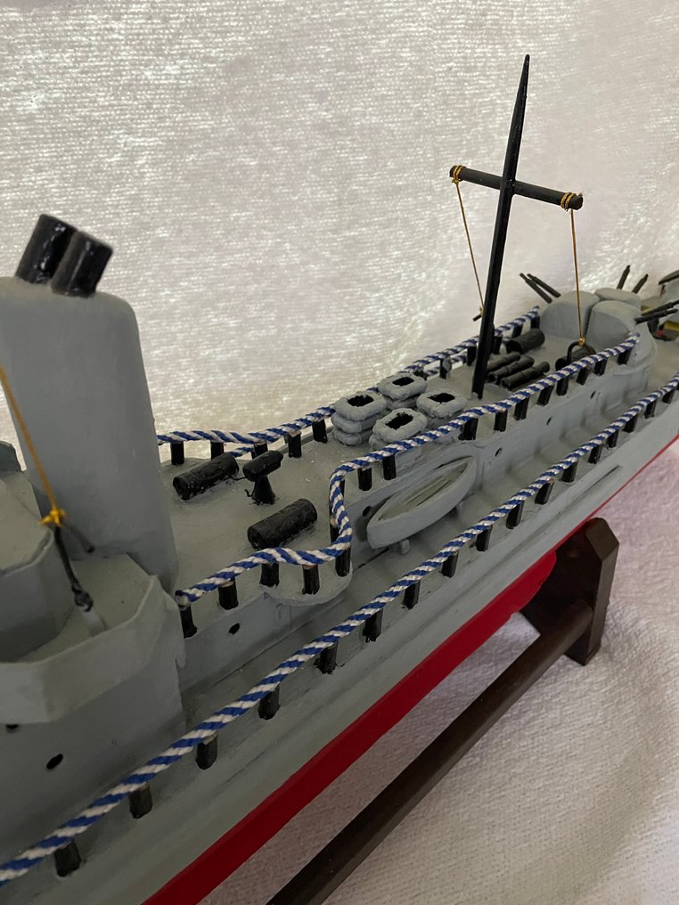 Να μην κλιμακώνεται - Βάρκα μοντελισμού - F761 - Πλοίο του Γαλλικού Ναυτικού Le Corse F761 (1955-1972) με ελικόπτερο #4.3