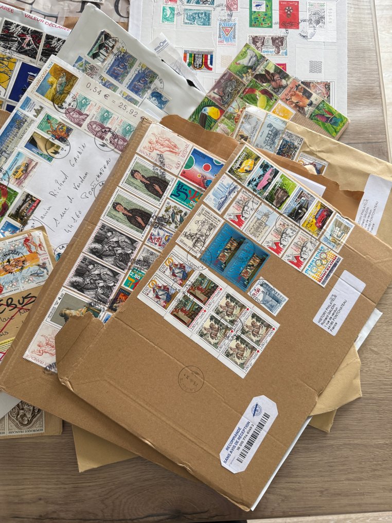 法国  - 大量现代信件（2024/2025年）带邮票（+1.4公斤） #3.2