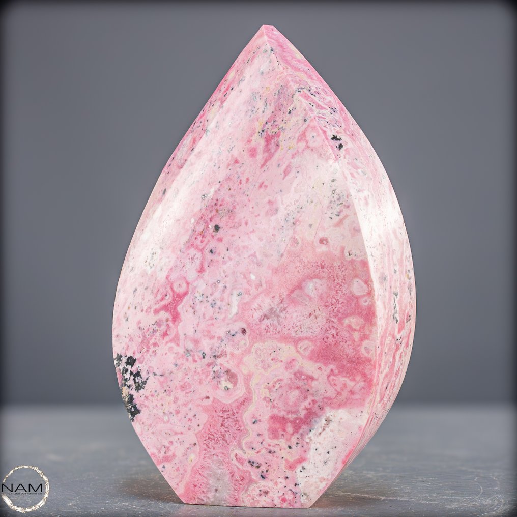 自然的Rhodochrosit火焰 表达丰富的色彩游戏，采用柔和的玫瑰色调。- 883.85 g #4.3