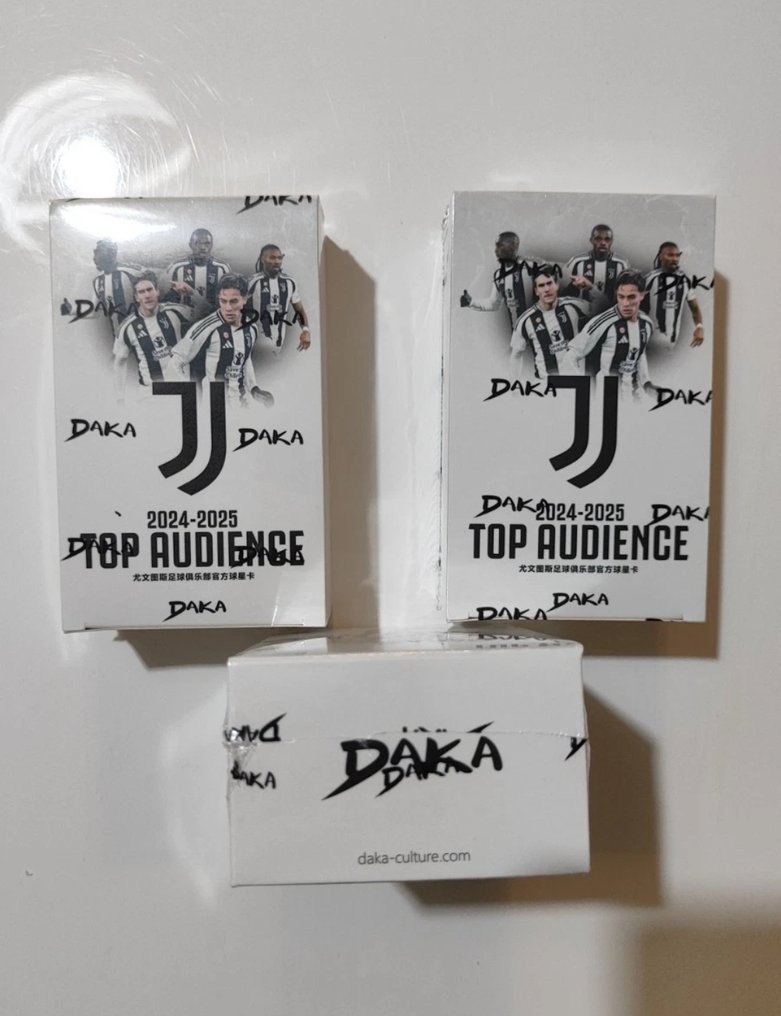 2024/25 DAKA 2024-2025 Top Audience Zinedine Zidane, Zlatan Ibrahimović, Ronaldo Signeerattu kortti, Numeroitu rinnakkain, Rookie-kortti - 3 Sealed box - Erinomainen (EX) #1.0