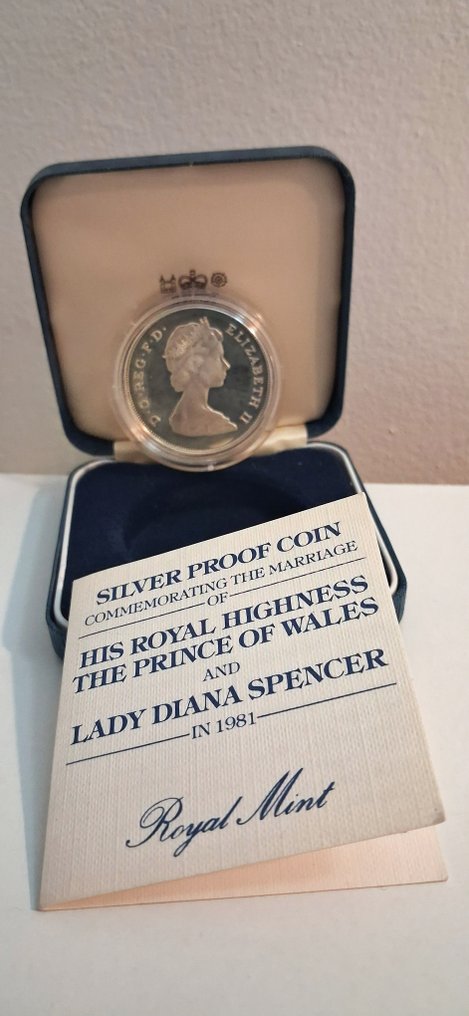 United Kingdom. Commemorative coin Émission commémorative (mariage Charles & Diana) / 1981  (No reserve price) #1.0