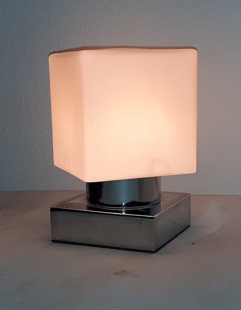 Eseo - Επιτραπέζιο φωτιστικό - Touch Cubelight - Ατσάλι και όπάλ/μελκβιτ γυαλί. - Cubelight #3.2