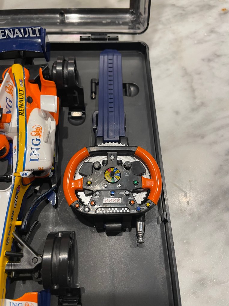 Model race car - Renault R28 F1 #2.1