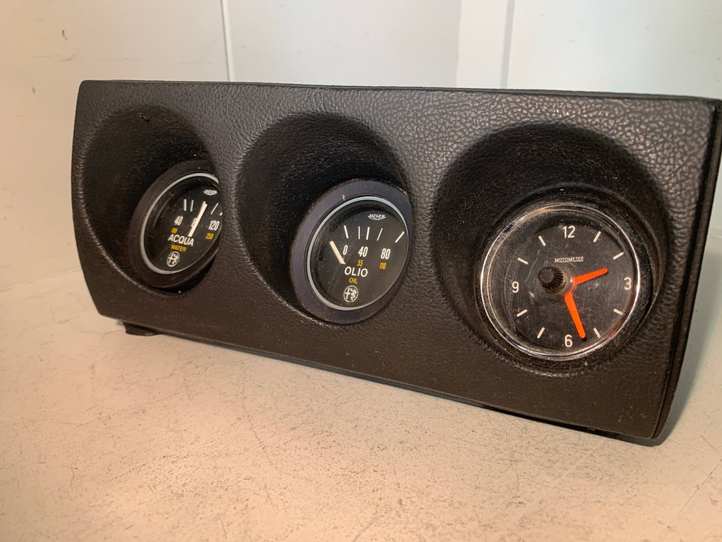 Console della dashboard - Alfa Romeo - Spider 1750 - SUD 1500 TI etc... Type 105 console - 1980 #1.0