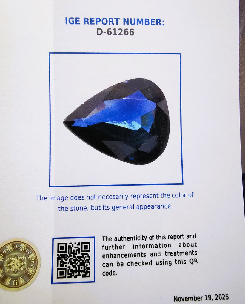 Ingen mindstepris - 1 pcs  Blå Safir  - 2.95 ct - Instituto Gemólogico Español (IGE) - Australien /varme #3.2