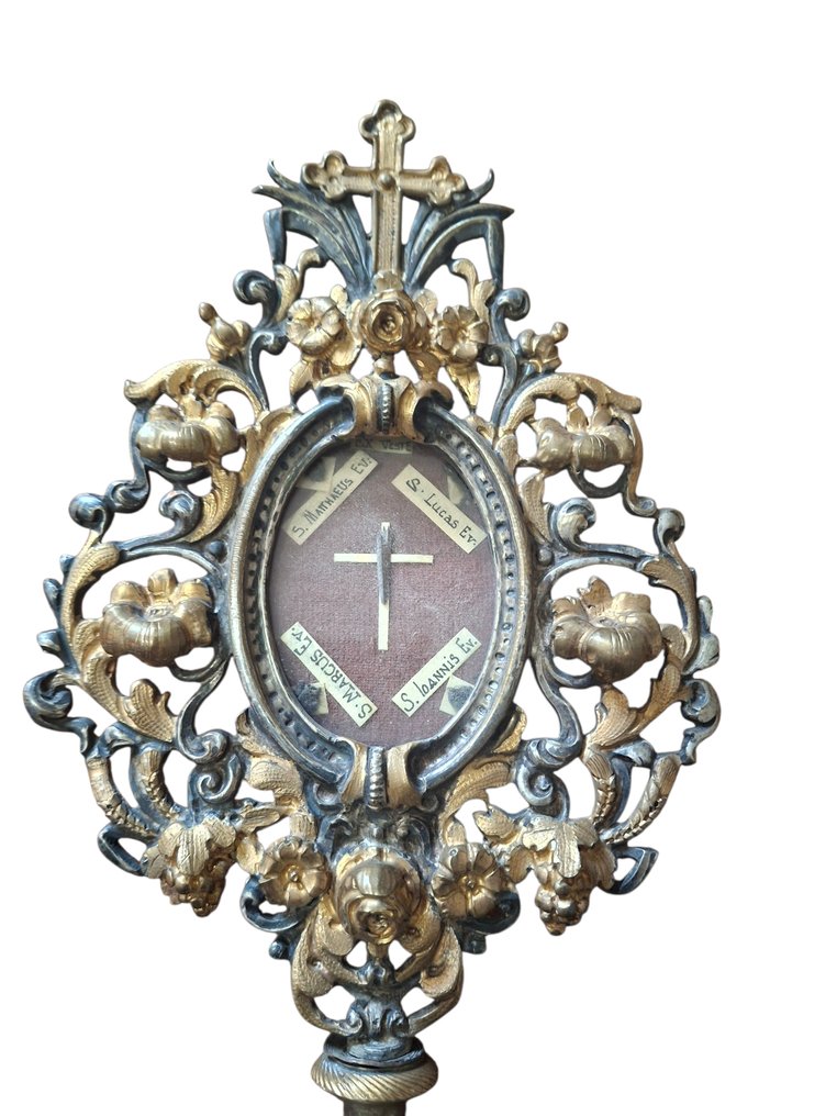 Antiikki Pyhäinjäännöslipas - Messinki, Tekstiili - 1750-1800 - Pyhä Risti meidän Herramme Jeesuksen Kristuksen + 4 pyhien evankeliumin pyhimyksen reliikkiä. #3.2