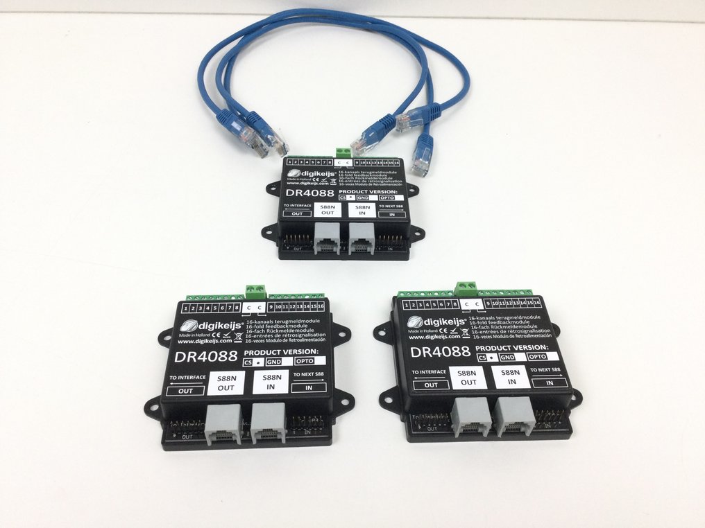 Digikeijs H0 - DR4088/DR60880 - Elektronika (6) - Három visszajelző modul plusz három átvezető kábel. #1.0