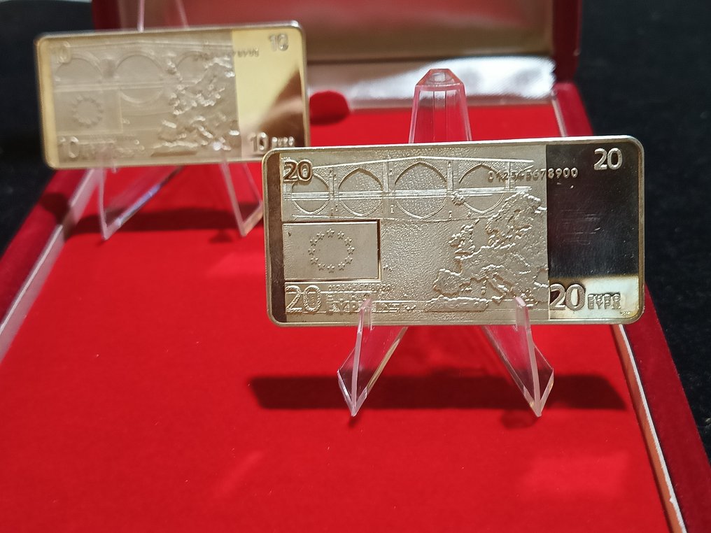 Spanje. Estuche 2 Lingotes 10/20 Euro Silver Bar .925 (Total Weight 2 Ling. 85 Grm )  (Zonder minimumprijs) #3.2
