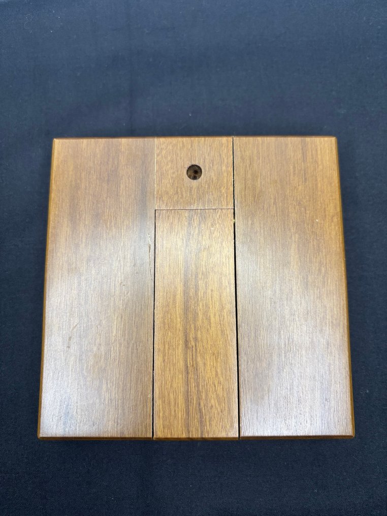 Themed collection - Set of wooden panels with hexagonal silver medallions in 925 silver depicting scenes. - Fidia gallery #3.2