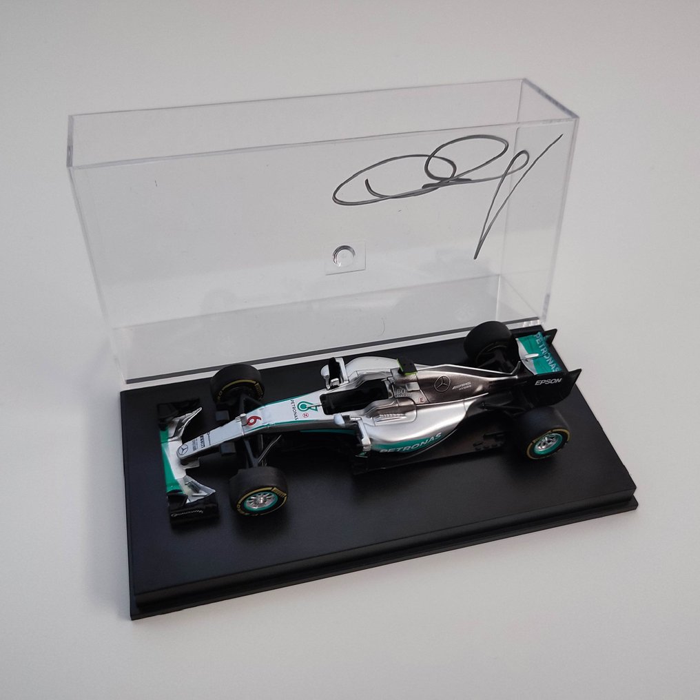 Mercedes - Nico Rosberg - 2016 - Scale 1/43 model car  #1.0