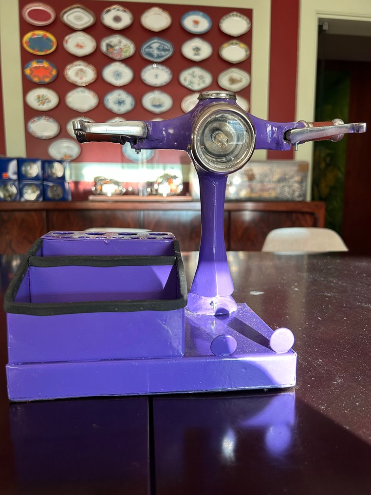 Vespa  “Desk Edition” - 檯燈 - 独特且特别的装饰品 - 金屬 #1.0