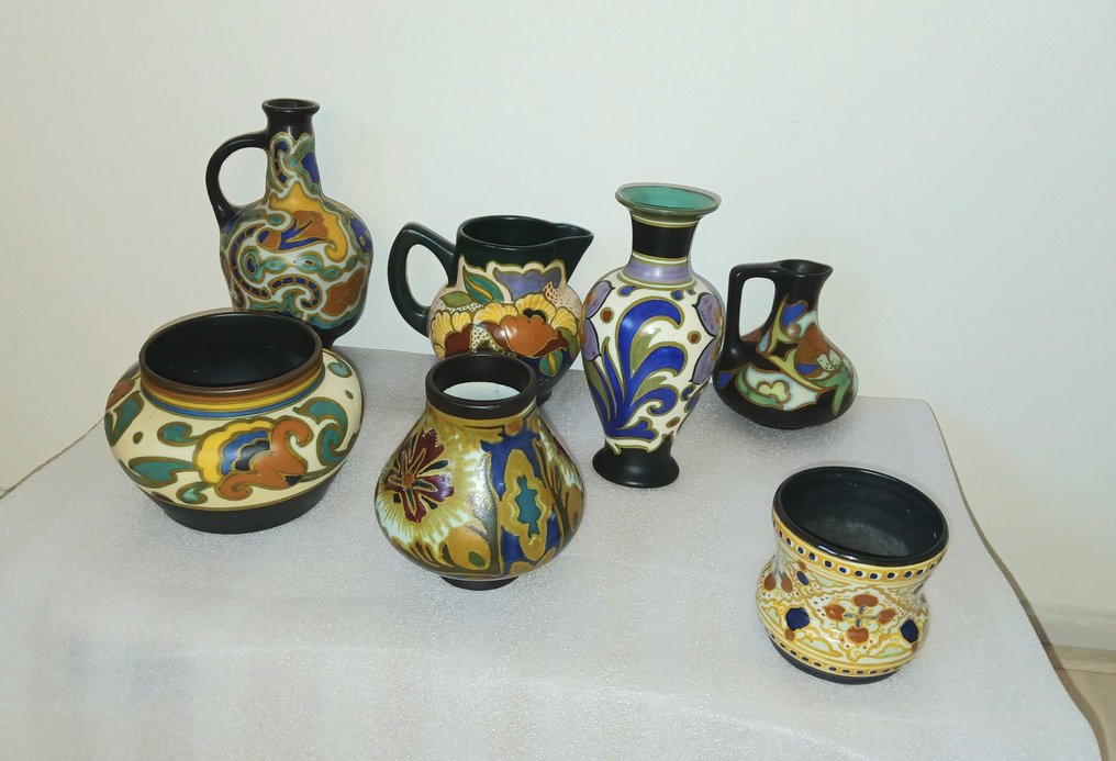 Plateelbakkerij Zuid-Holland - Vase (7) - Pottery - Ceramics from among others Arnhem. #1.0