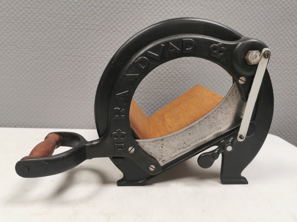 Raadvad - Ove Larsen - Κόφτης ψωμιού - Μοντέλο 294 - Cast iron #1.0