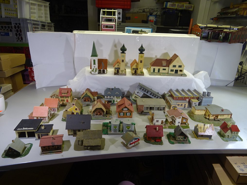 Faller, Vollmer, Kibri H0 - Peisaj machetă tren (28) - Clădiri/case în 28 de părți etc. #2.1