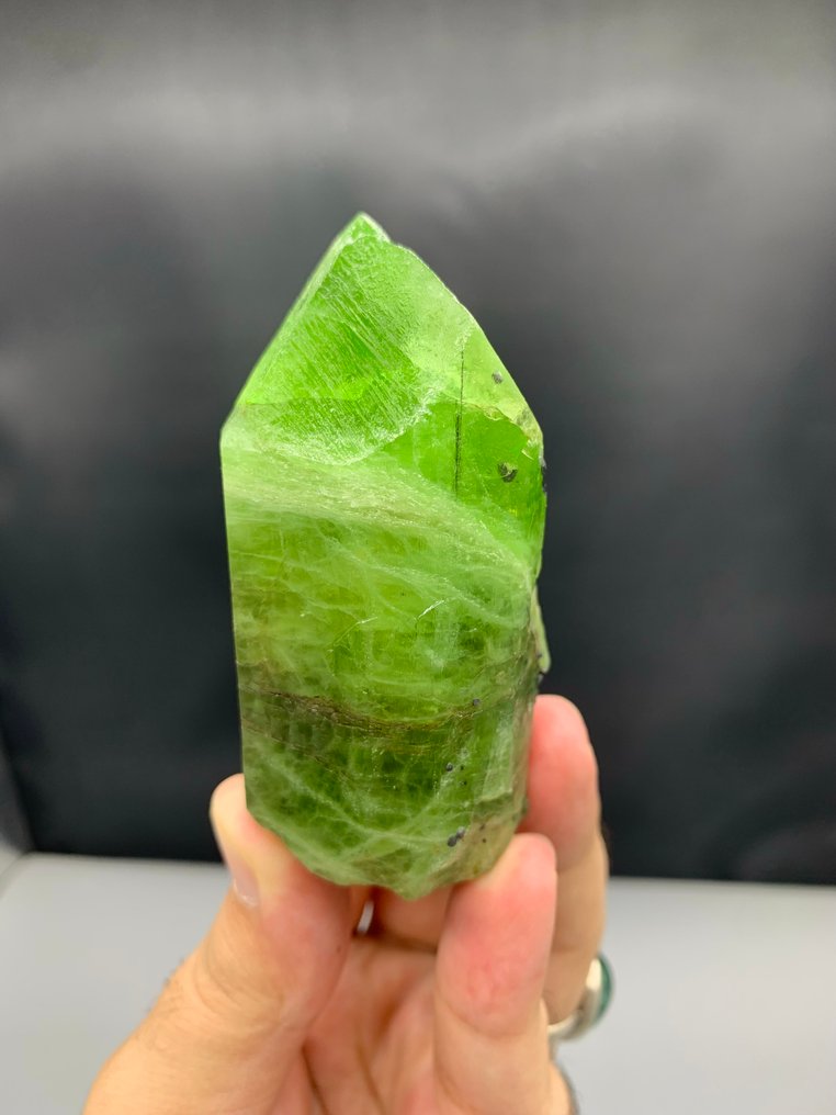 橄榄石 水晶 - 高度: 80 mm - 宽度: 40 mm- 203 g - (1) #1.0