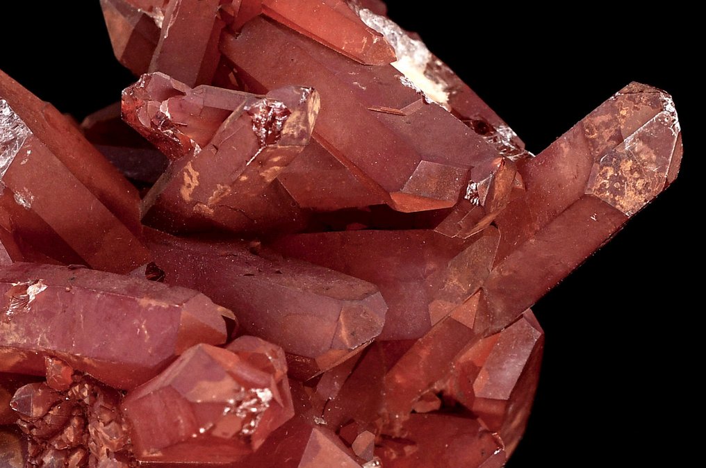 High quality quartz var Eisenkiesel crystals cluster - Height: 9.7 cm - Width: 6.7 cm- 253 g #1.0