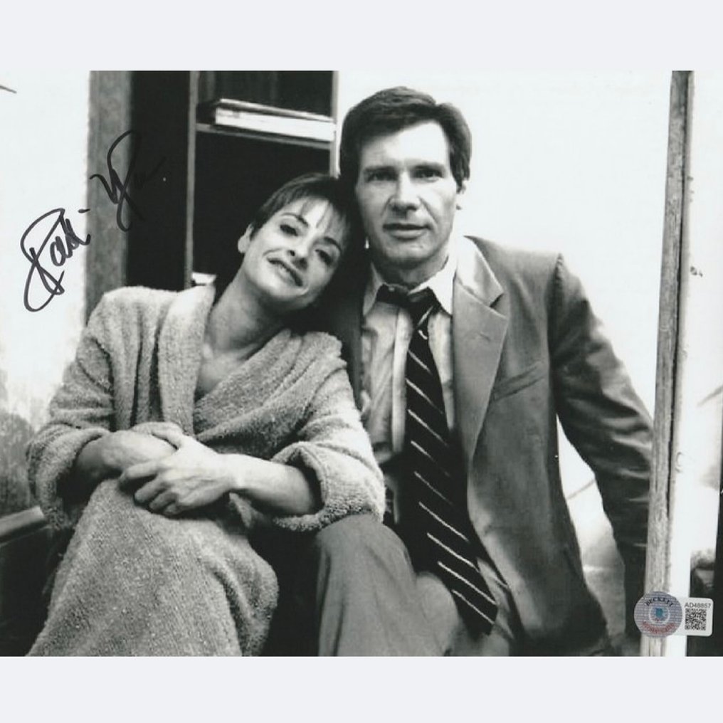 Witness - Signed by Patti LuPone (Elaine) #1.0