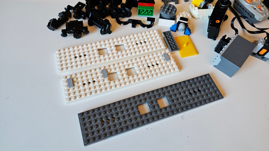 LEGO Set - 7938 - City - TRAIN parts bundle #3.2