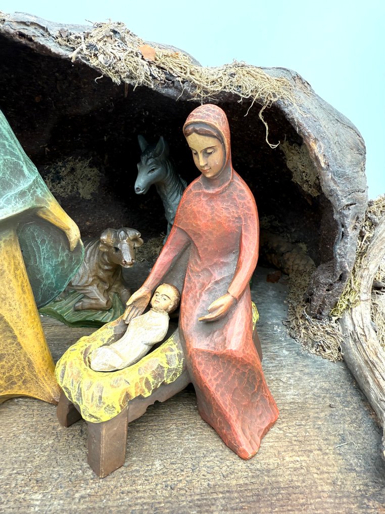 Albert Comploj - Szobrocska, Kerststal - 19 cm - Fa, műgyanta, préselt fa #4.3