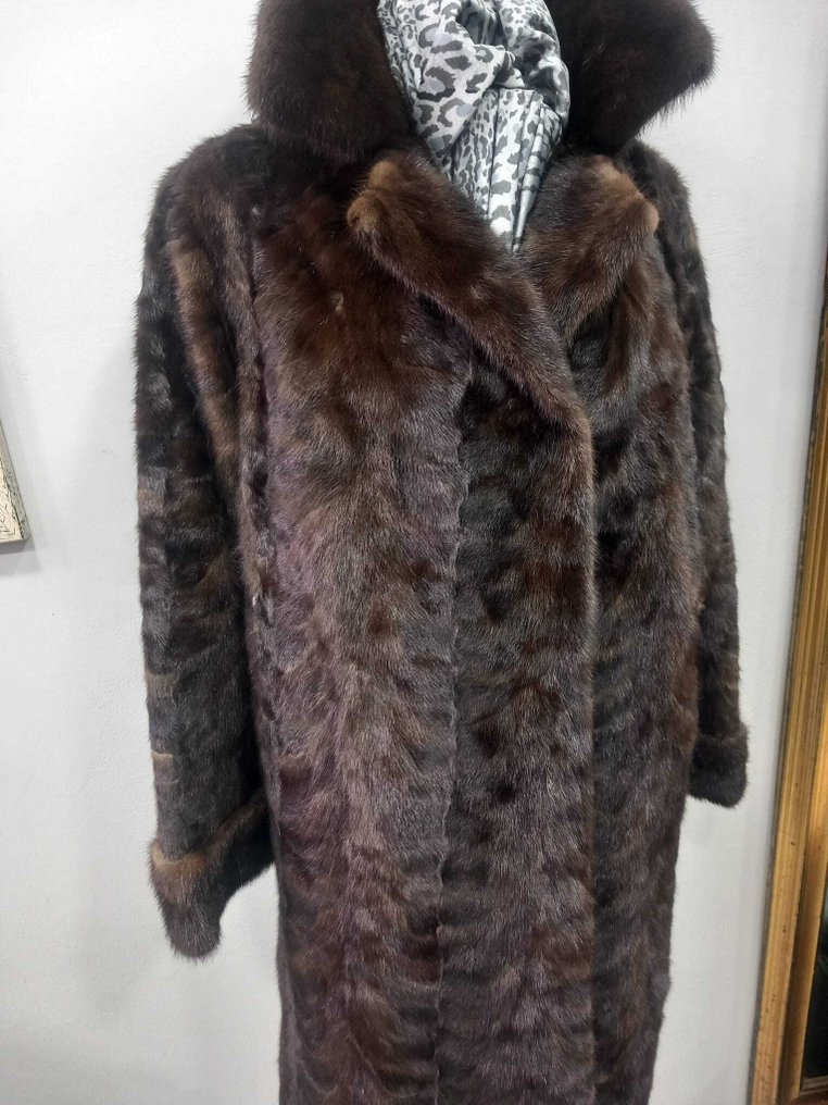 Artisan Furrier - Fur coat #1.0