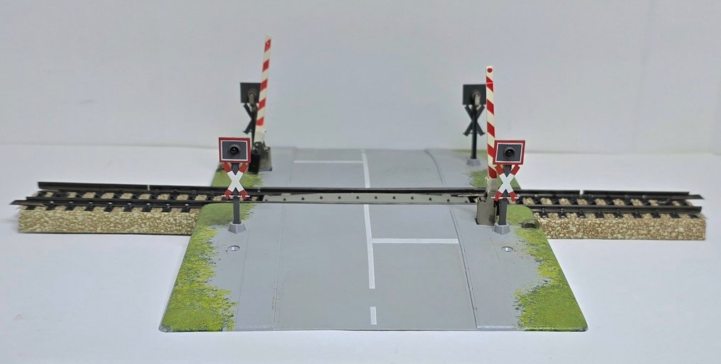 Märklin H0 - 7292M/7293M - Vías de modelismo ferroviario (2) - Paso a nivel automático con doble vía, barreras automáticas y 4 cruces de San Andrés con luces de #4.3