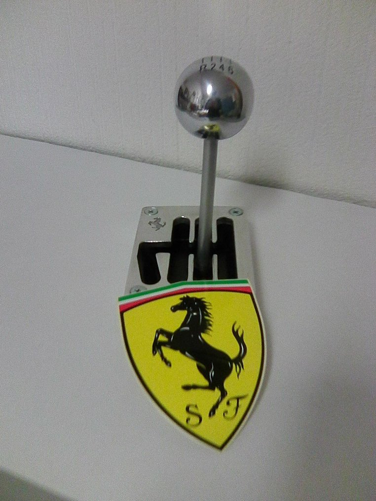 Badge - Ferrari #3.2